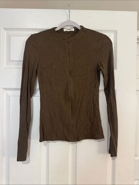 Joah Brown Slim Long-Sleeve ribbed Top in Olive Brown